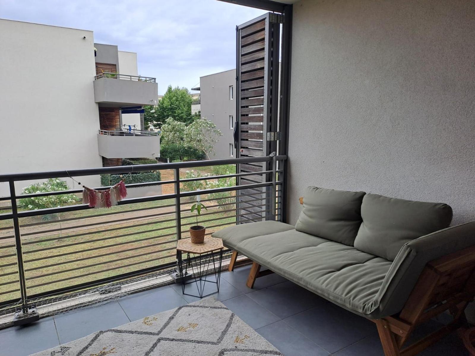 Appartement T2 Avec Terrasse, 5 Min De La Plage Frejus Ngoại thất bức ảnh